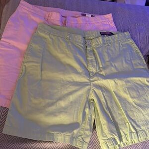 Vineyard Vines two men’s short size 40 like new